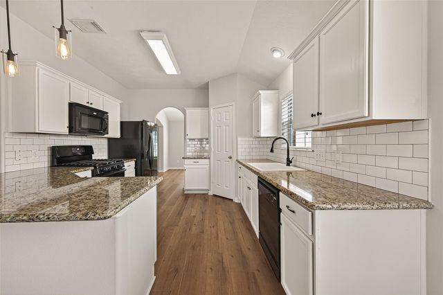 18 Carmel Chase Court, Manvel, TX 77578