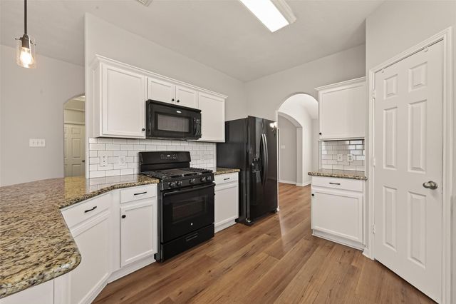 18 Carmel Chase Court, Manvel, TX 77578