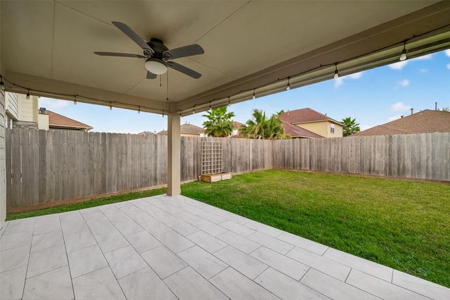 18 Carmel Chase Court, Manvel, TX 77578