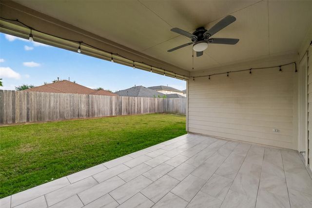 18 Carmel Chase Court, Manvel, TX 77578