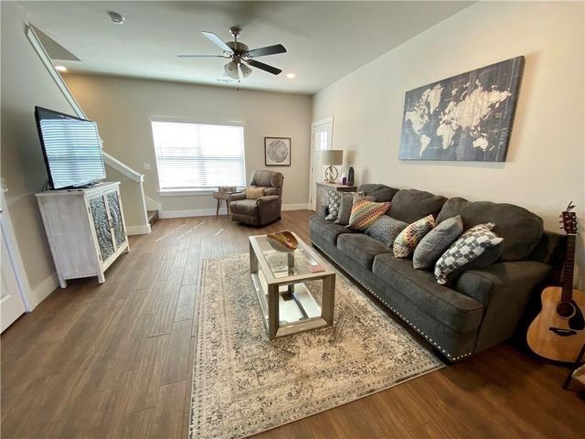 7672 Har-Ber Avenue A, Springdale, AR 72762