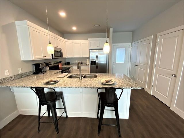 7672 Har-Ber Avenue A, Springdale, AR 72762