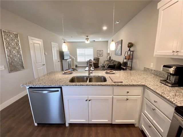 7672 Har-Ber Avenue A, Springdale, AR 72762
