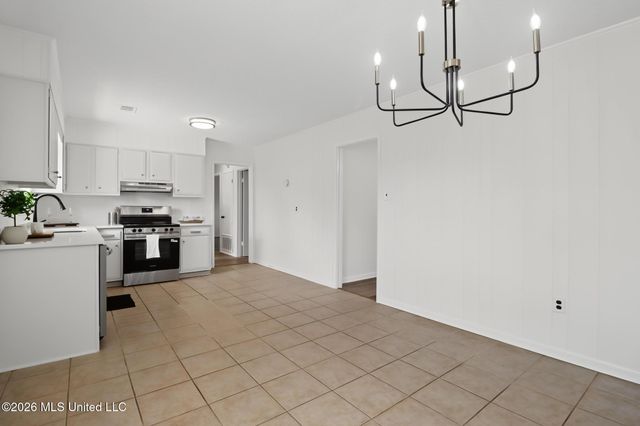 2525 W David Drive, Gulfport, MS 39503