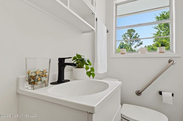 2525 W David Drive, Gulfport, MS 39503