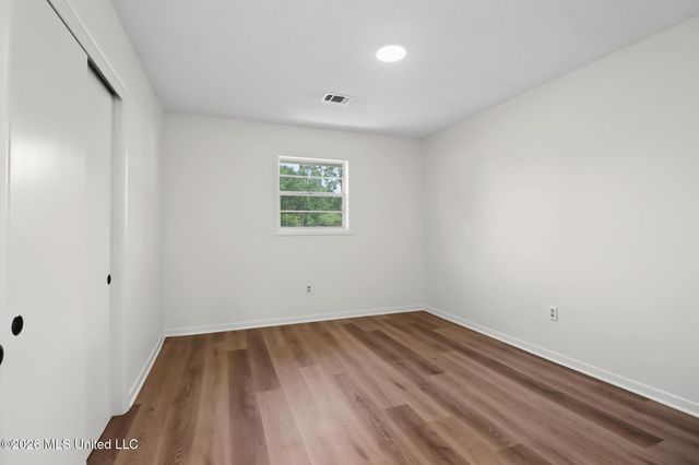 2525 W David Drive, Gulfport, MS 39503
