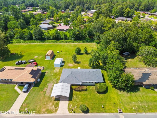 2525 W David Drive, Gulfport, MS 39503