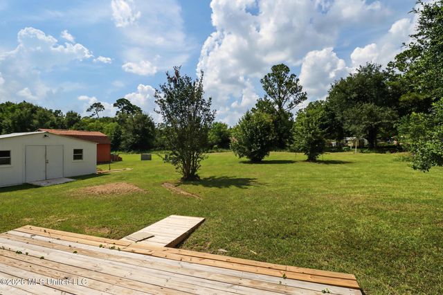 2525 W David Drive, Gulfport, MS 39503