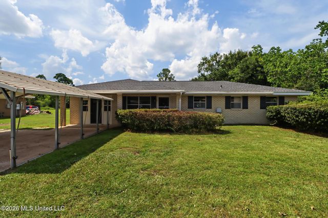 2525 W David Drive, Gulfport, MS 39503