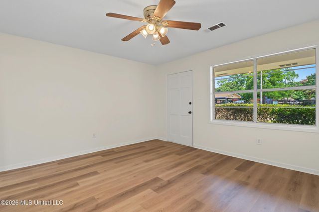 2525 W David Drive, Gulfport, MS 39503