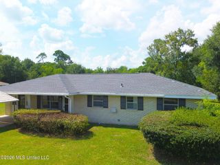 2525 W David Drive, Gulfport, MS 39503