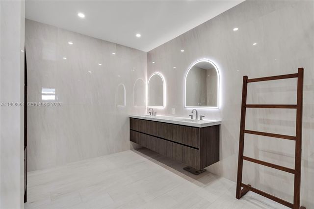 429 NW 130th Ave, Miami, FL 33182