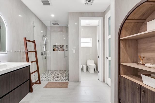 429 NW 130th Ave, Miami, FL 33182