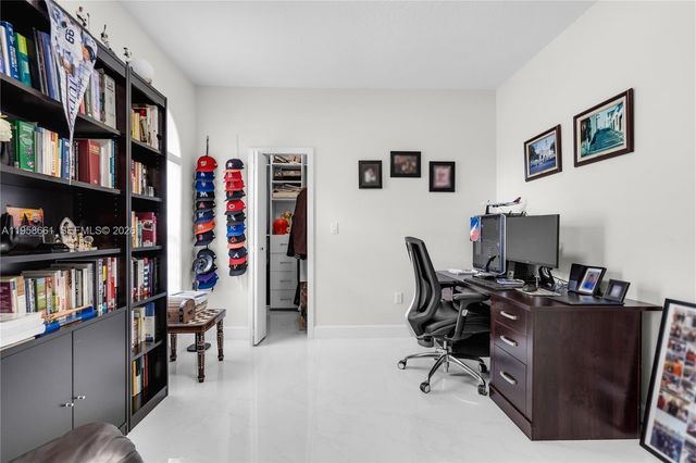 429 NW 130th Ave, Miami, FL 33182