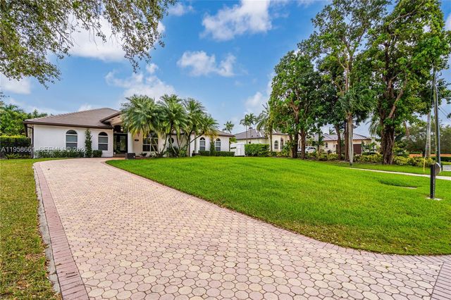 429 NW 130th Ave, Miami, FL 33182