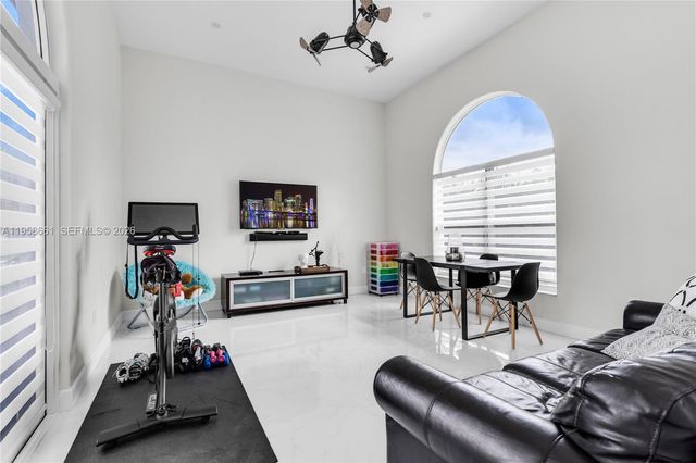 429 NW 130th Ave, Miami, FL 33182