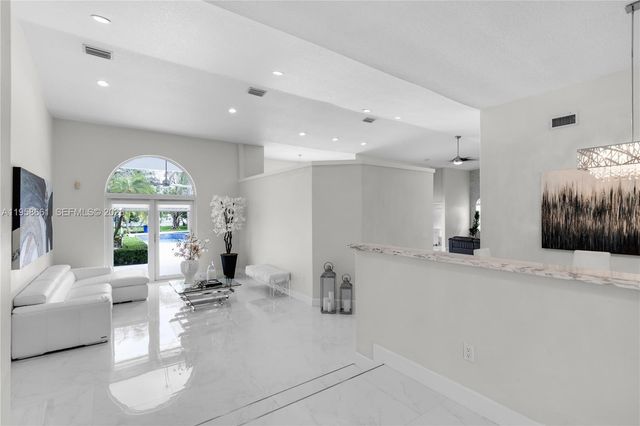 429 NW 130th Ave, Miami, FL 33182