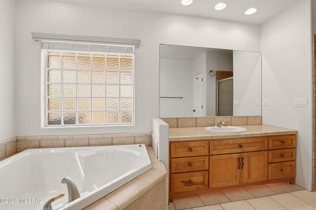 1911 N El Moraga Drive, Tucson, AZ 85745