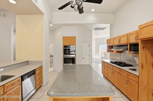 1911 N El Moraga Drive, Tucson, AZ 85745