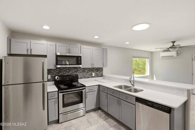 1911 N El Moraga Drive, Tucson, AZ 85745