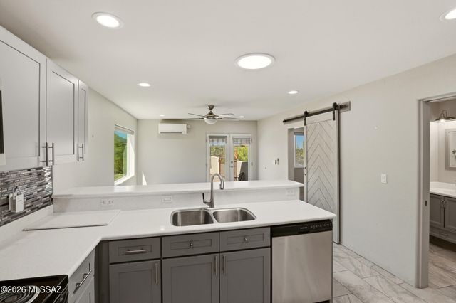 1911 N El Moraga Drive, Tucson, AZ 85745