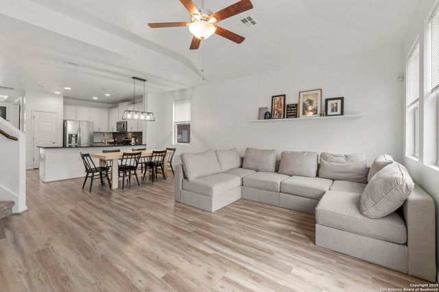 8808 Straight Oaks, San Antonio, TX 78254