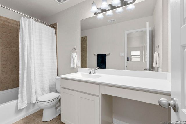 8808 Straight Oaks, San Antonio, TX 78254