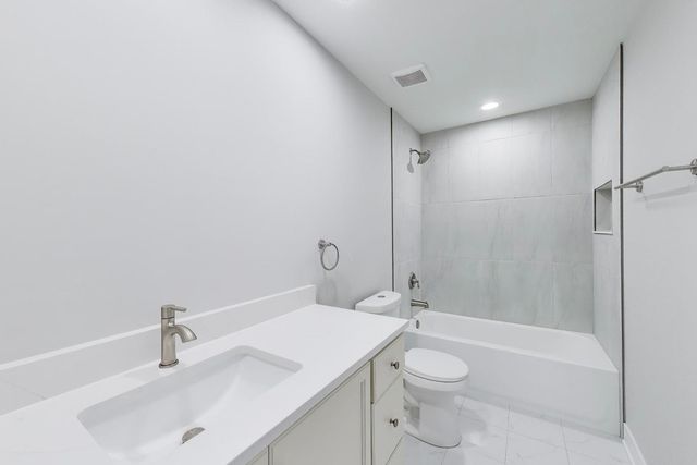 1137 FIELDSTONE Lane, Bartlett, IL 60103