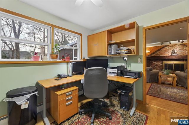 70 Walnut Street, Oakland, NJ 07436