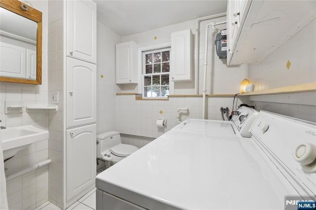 70 Walnut Street, Oakland, NJ 07436