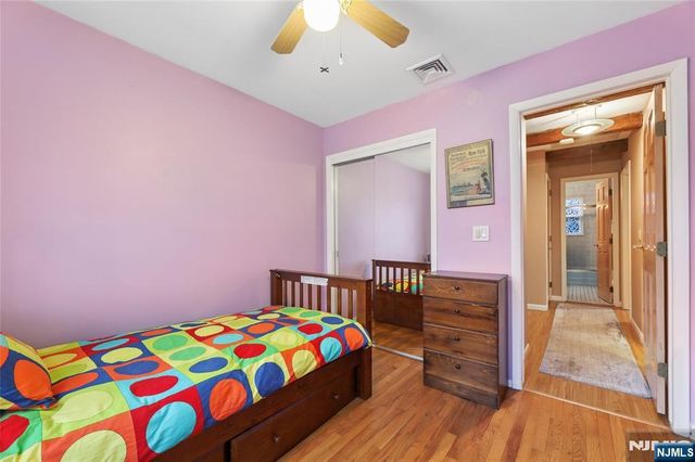 70 Walnut Street, Oakland, NJ 07436