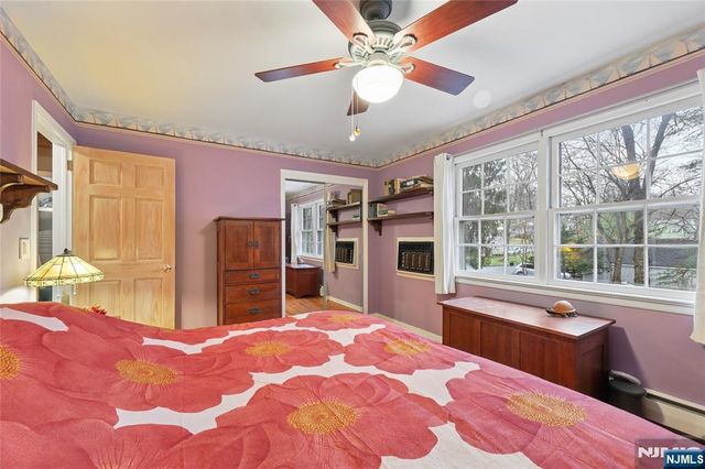 70 Walnut Street, Oakland, NJ 07436