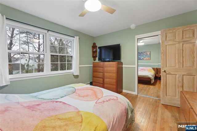 70 Walnut Street, Oakland, NJ 07436