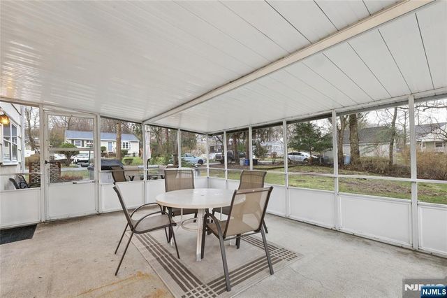 70 Walnut Street, Oakland, NJ 07436