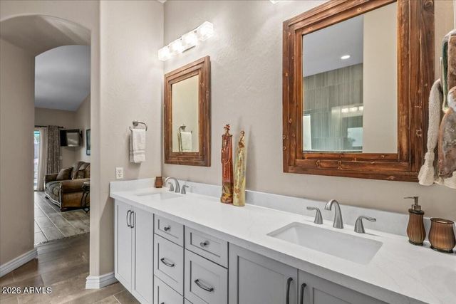 5227 E LIBBY Street, Scottsdale, AZ 85254