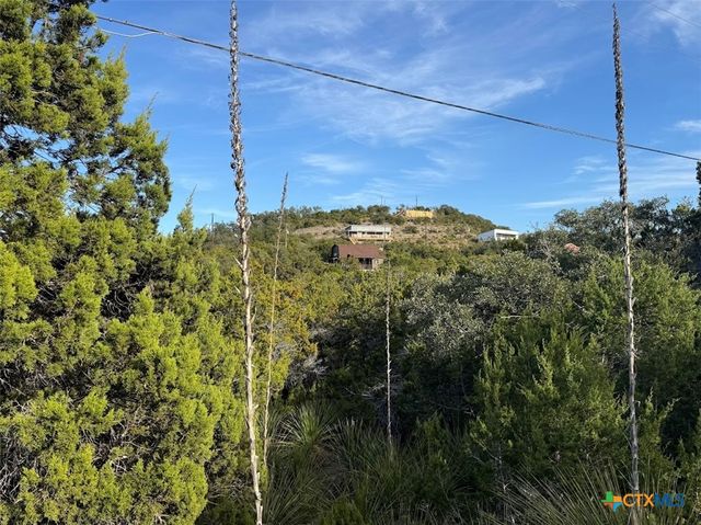 833 Valley Ridge, Canyon Lake, TX 78133