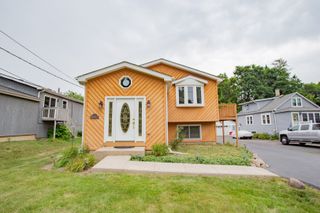 224 E Grand Avenue, Fox Lake, IL 60020