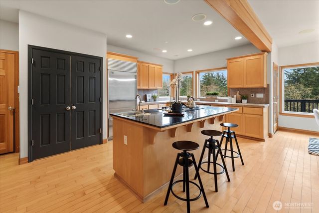 16470 Uplands Way SE, North Bend, WA 98045