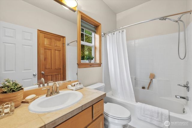 16470 Uplands Way SE, North Bend, WA 98045