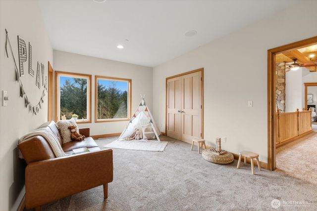 16470 Uplands Way SE, North Bend, WA 98045