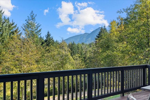 16470 Uplands Way SE, North Bend, WA 98045