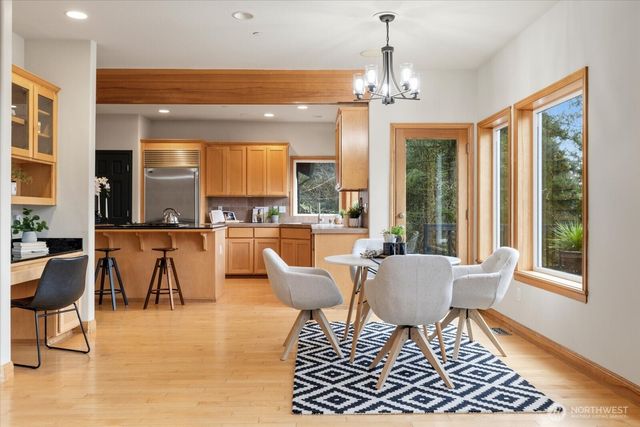 16470 Uplands Way SE, North Bend, WA 98045