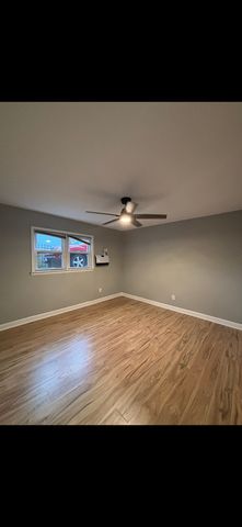 238 Trask Street 1, Aurora, IL 60505
