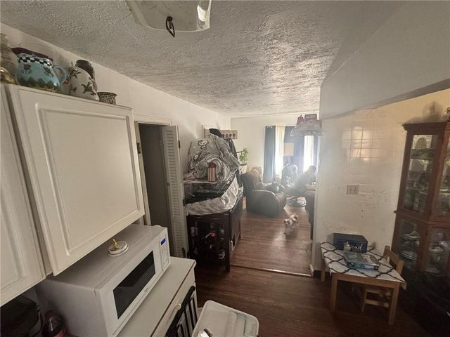 512 Atchison Street, Oskaloosa, KS 66066