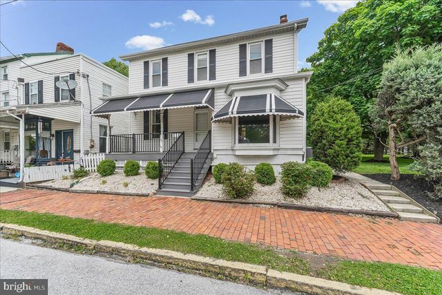 25 S 5TH ST, Oxford, PA 19363
