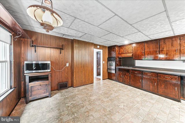 25 S 5TH ST, Oxford, PA 19363