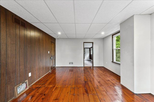 25 S 5TH ST, Oxford, PA 19363