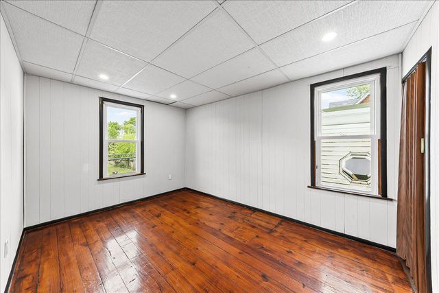 25 S 5TH ST, Oxford, PA 19363