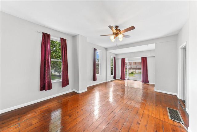 25 S 5TH ST, Oxford, PA 19363