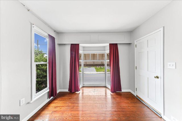 25 S 5TH ST, Oxford, PA 19363
